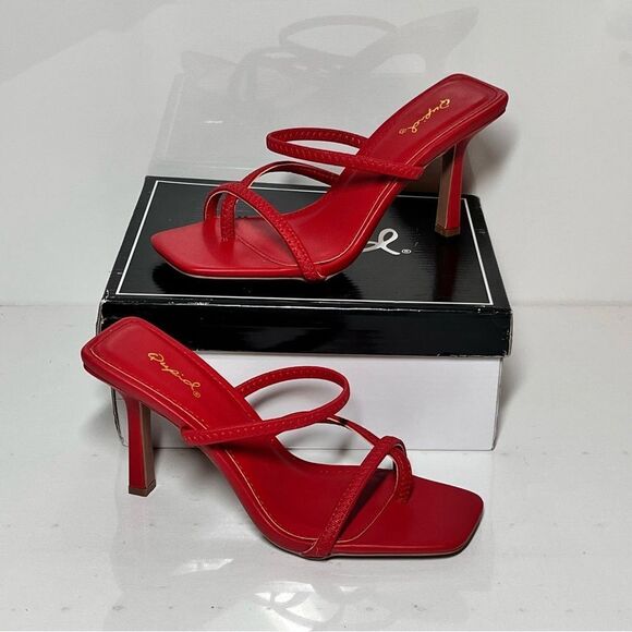 Qupid FELINE Strappy Heeled Thong Sandals - Picture 6 of 8